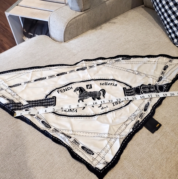 Authentic silk Fendi scarf - Picture 11 of 16